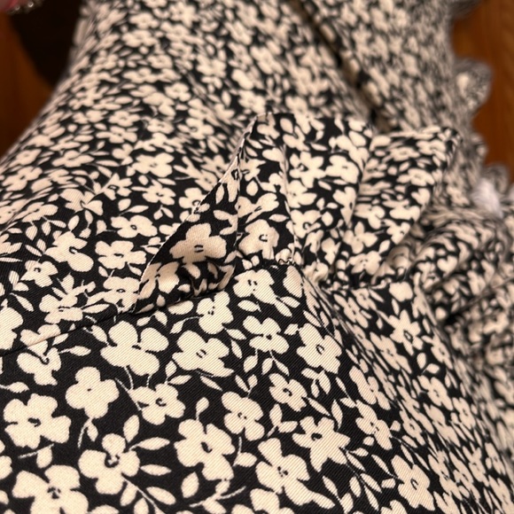 Cutest asymmetrical mid length skirt - Picture 4 of 4